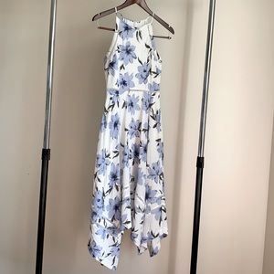 Lulu’s (size XS) high neck kerchief hem floral dress
